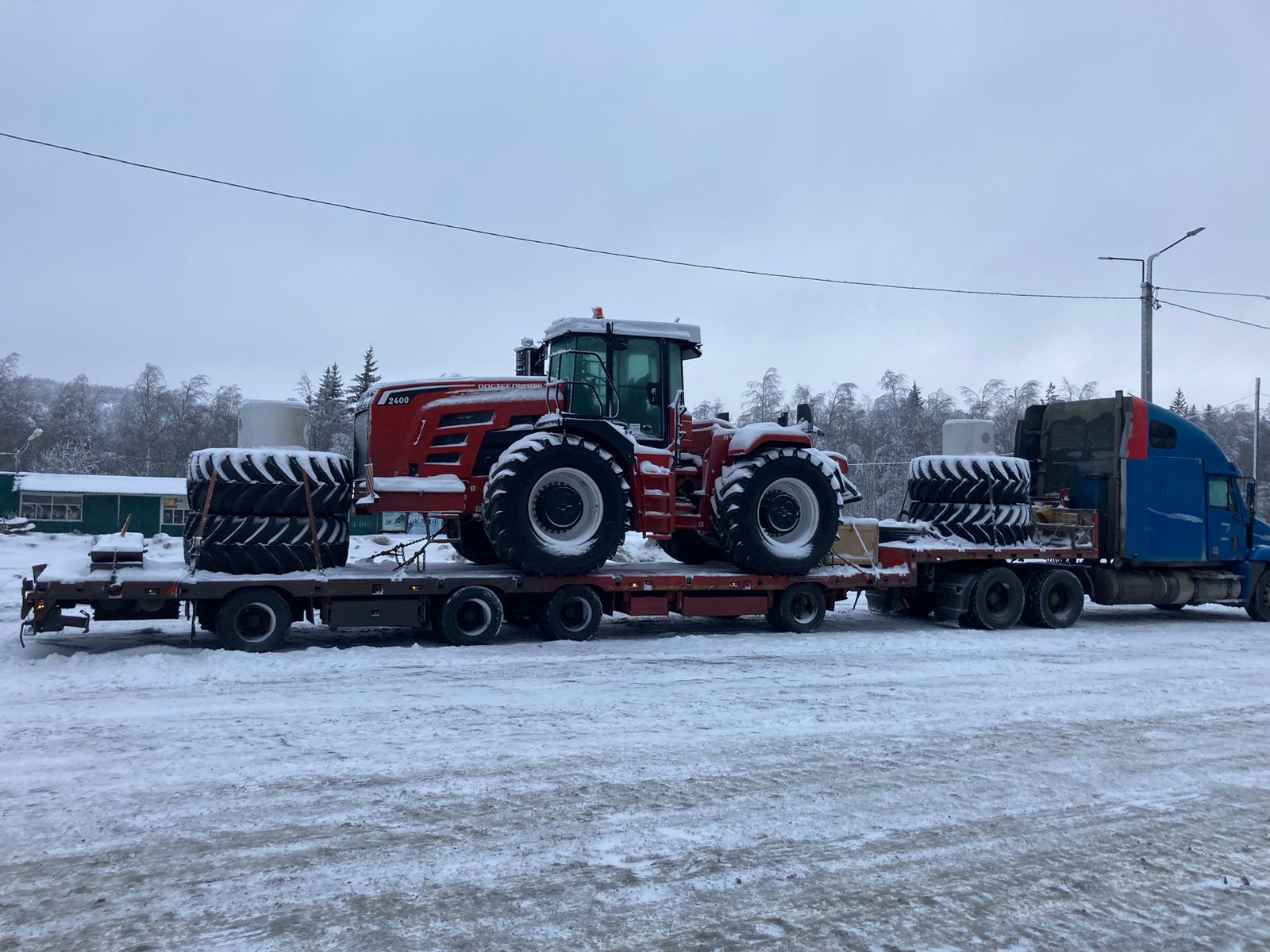Трактор Ростсельмаш в пути — успейте забронировать по акции! 